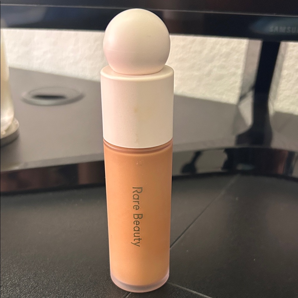 Rare Beauty Liquid Touch Weightless Foundation - No. 380W - 28ml New no Box